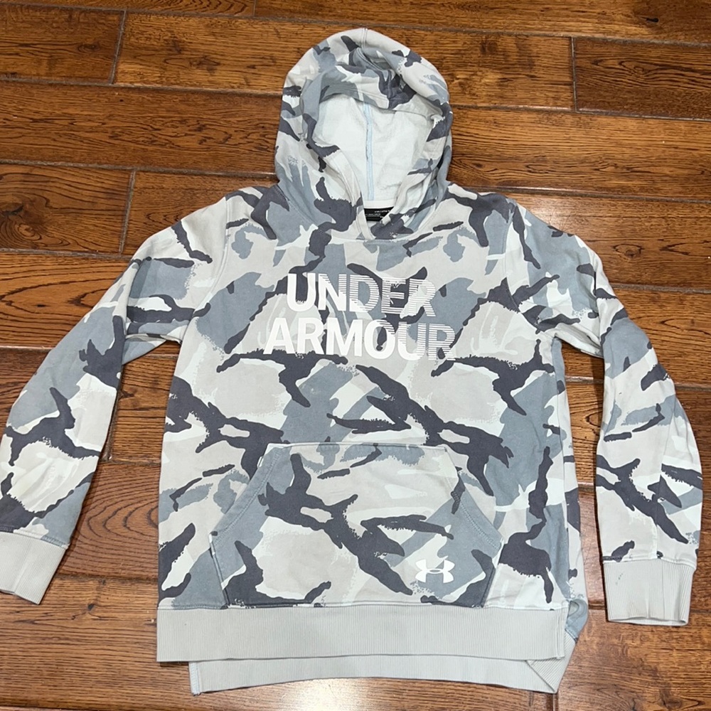 Under Armour girls gray and white Camo print hoodie Sz XL thin fleece interior